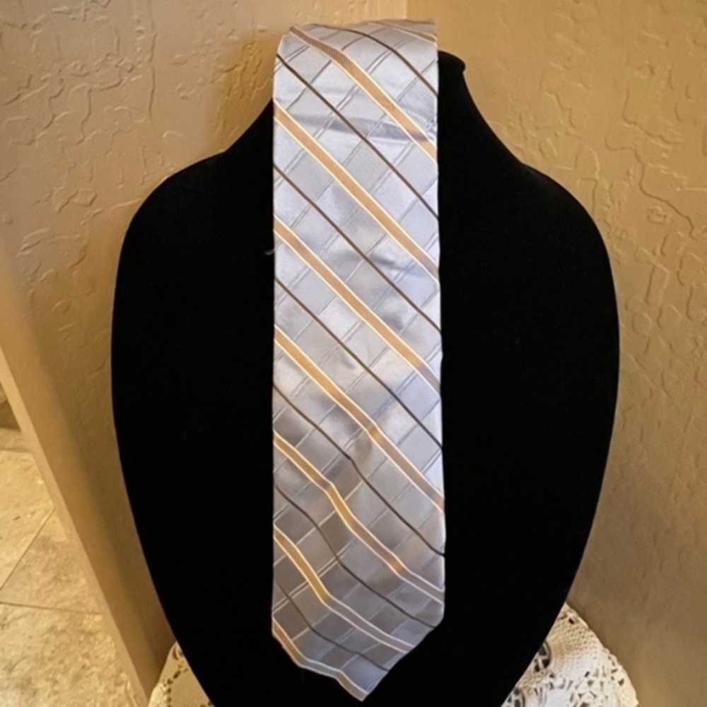Joseph Abboud Mens 100% Blue Stripe Silk Necktie
